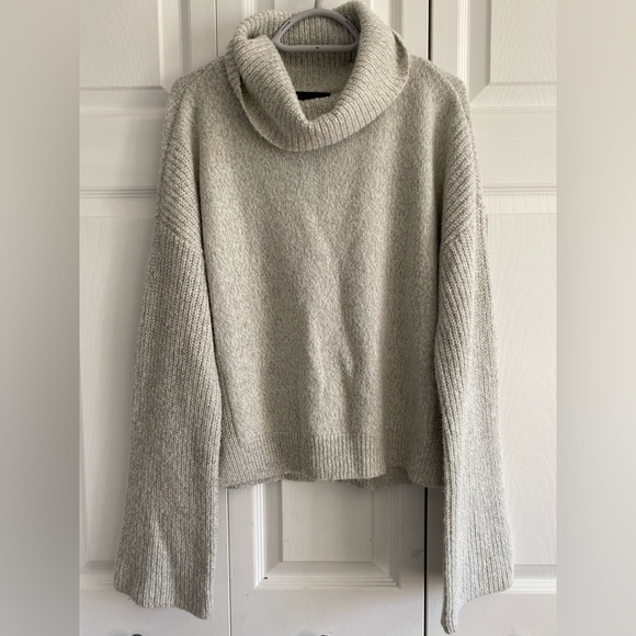 CALVIN KLEIN knit turtleneck boxy sweater - Picture 2 of 5